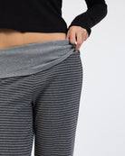 Gestreifte Hose mit gefaltetem Bund