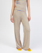 Hose in Regenbogenfarben
