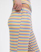 Hose in Regenbogenfarben