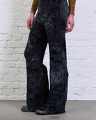 Hose mit Blumenprint aus Samt