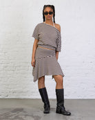 Asymmetrischer Rock mit Streifen