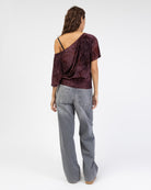 Off-Shoulder Shirt mit Blumenprint aus Samt
