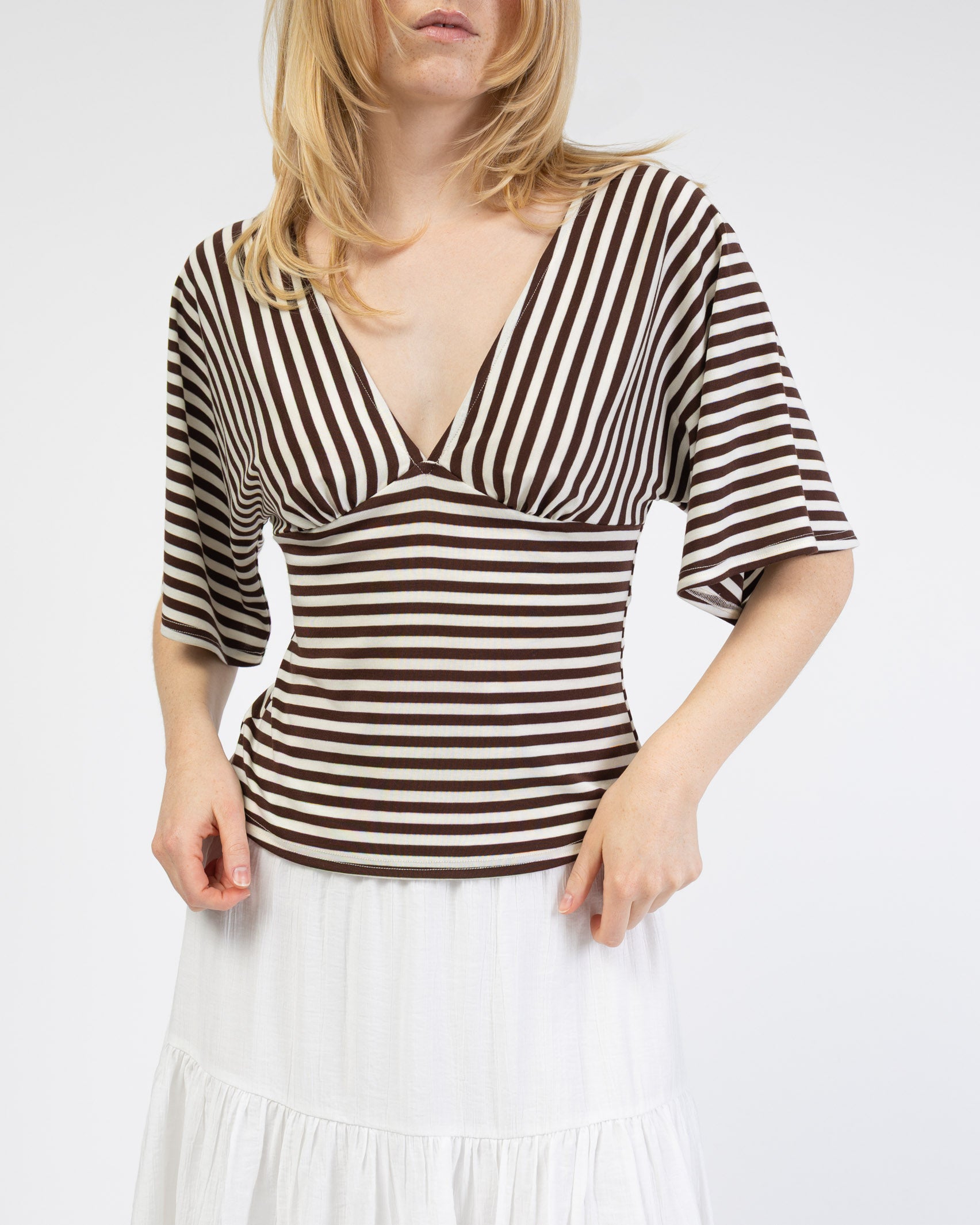 Gestreiftes T-Shirt mit Rückendetail