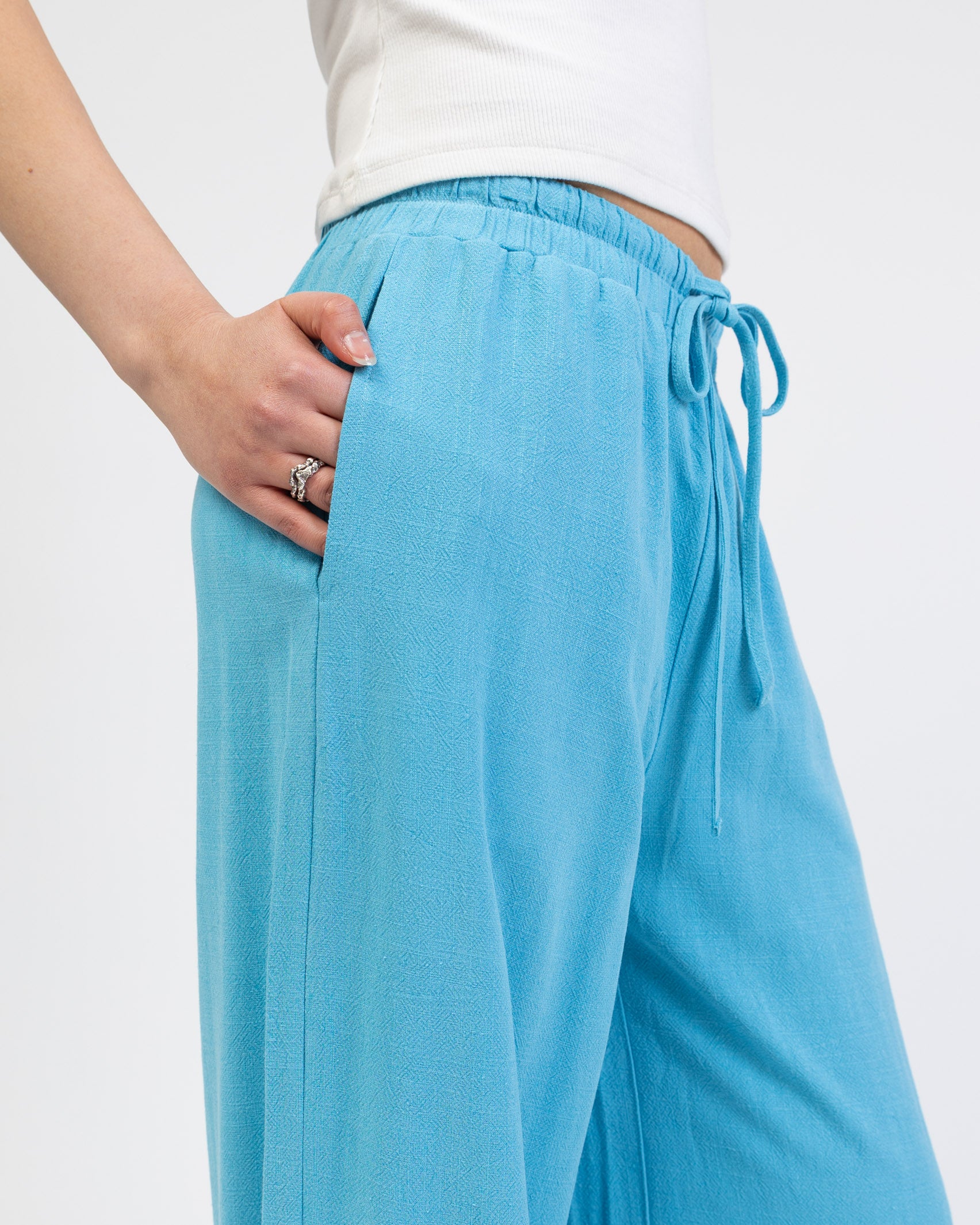 Lockere Hose aus Leinen-Mix