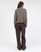 Gestreifte Strickjacke mit Stehkragen