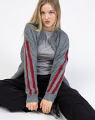 Strickjacke mit Streifendetails