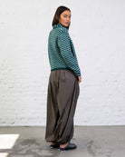 Strickjacke mit schmalen Streifen