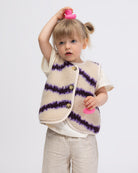 Teddy Kinderweste mit abstraktem Print
