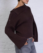 Pullover mit asymmetrischem Umschlagkragen