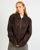 Lockere Kunstlederjacke mit Kragen