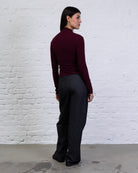 Asymmetrisches Langarmshirt mit Knöpfen
