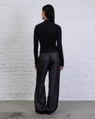 Asymmetrisches Langarmshirt mit Knöpfen