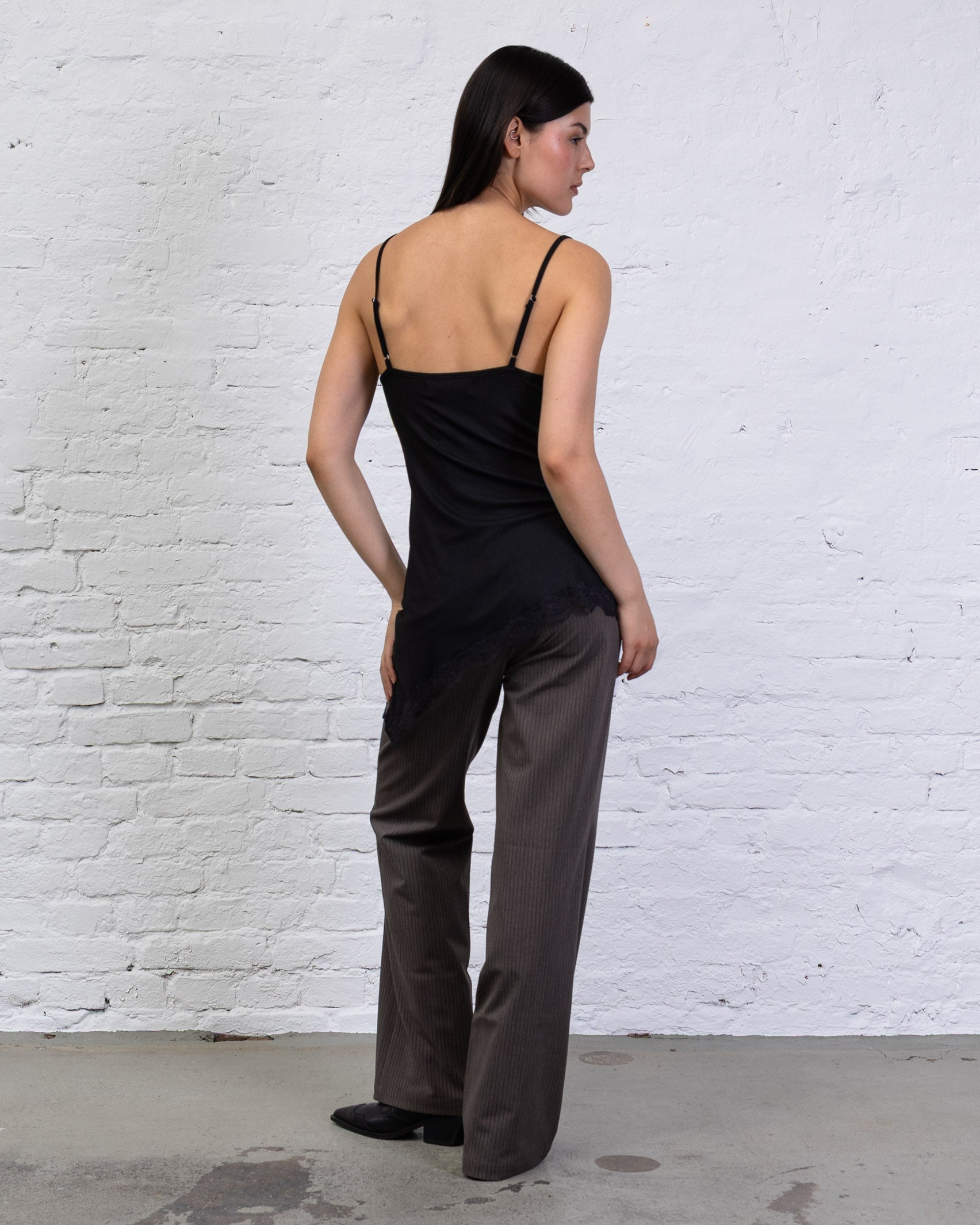 Asymmetrisches Top mit Spitze