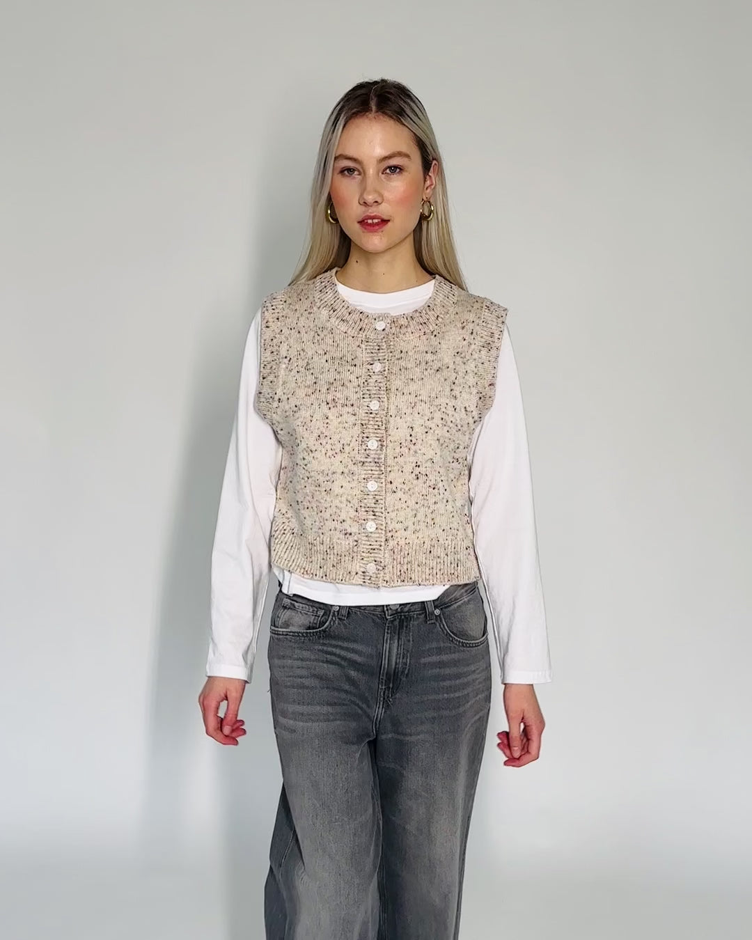 Strickweste mit Konfettimuster