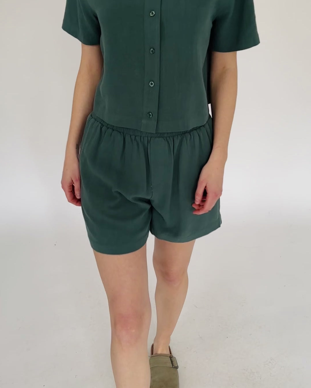 Kurze Shorts aus Leinenmix