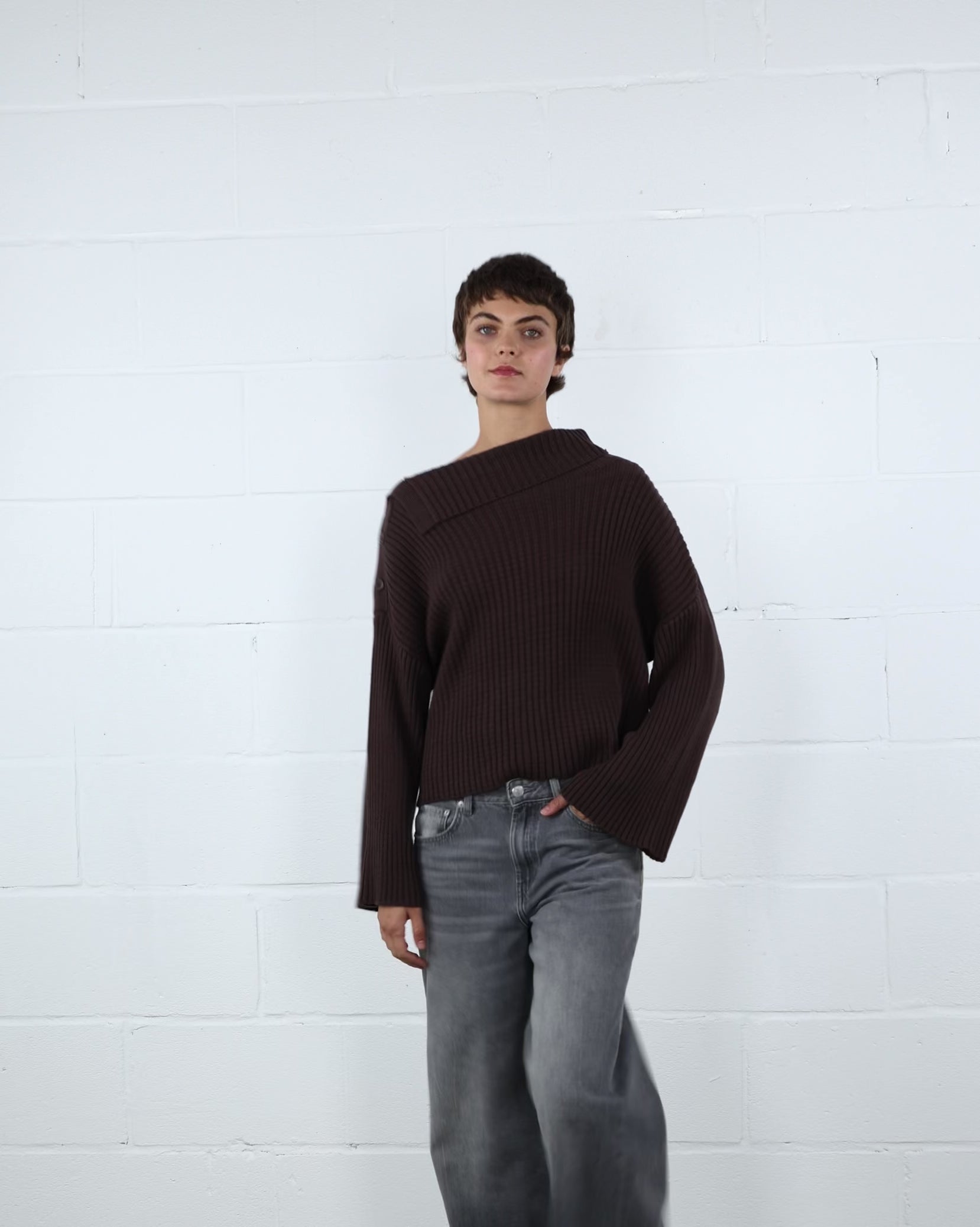Pullover mit asymmetrischem Umschlagkragen