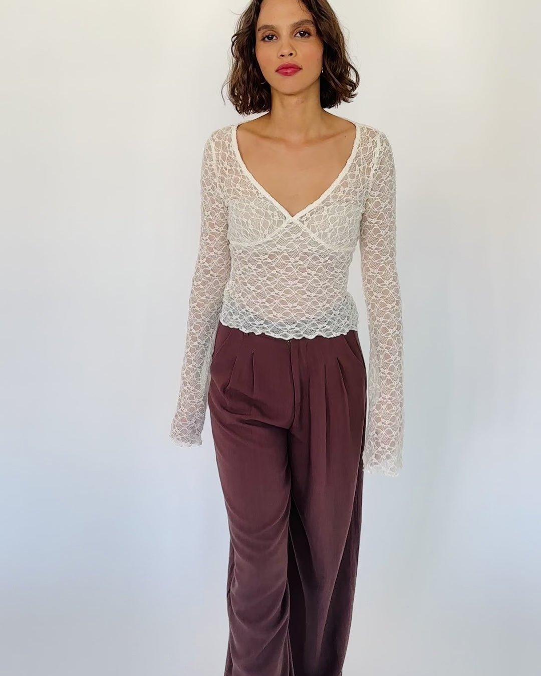 Elegantes Spitzenlangarmshirt weiß