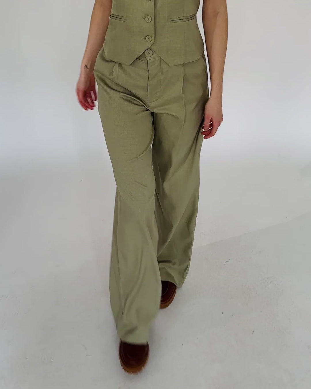 Leichte Bundfaltenhose grün