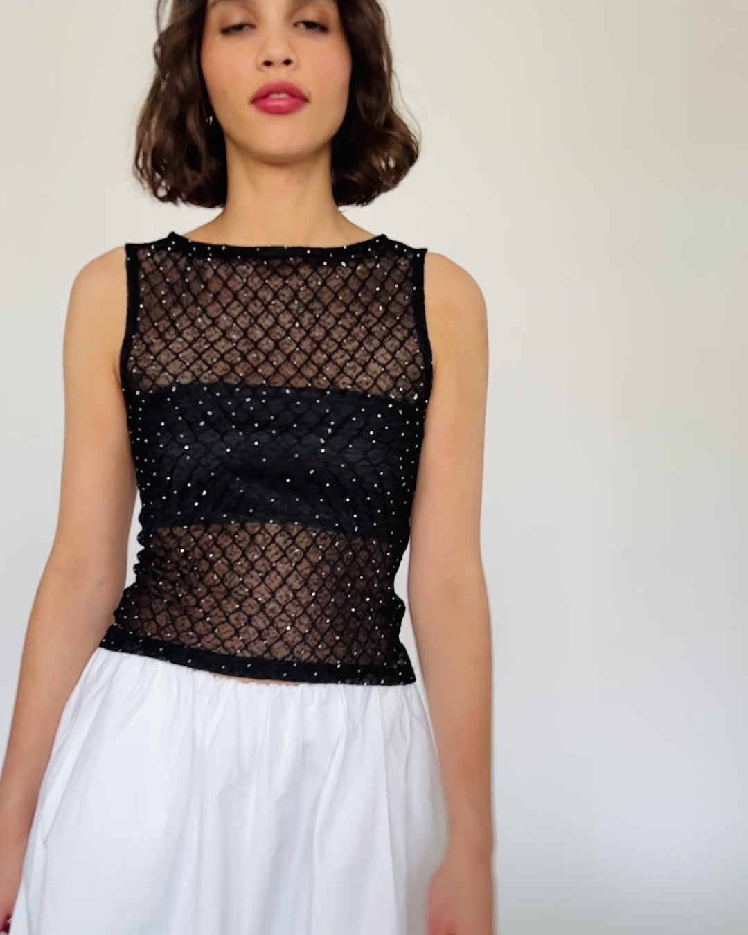 Strasssteinbesetztes Mesh Top mit Rautenprint