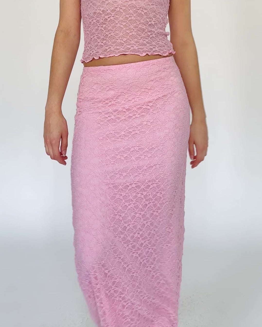 Spitzenrock mit Blumenstruktur rosa