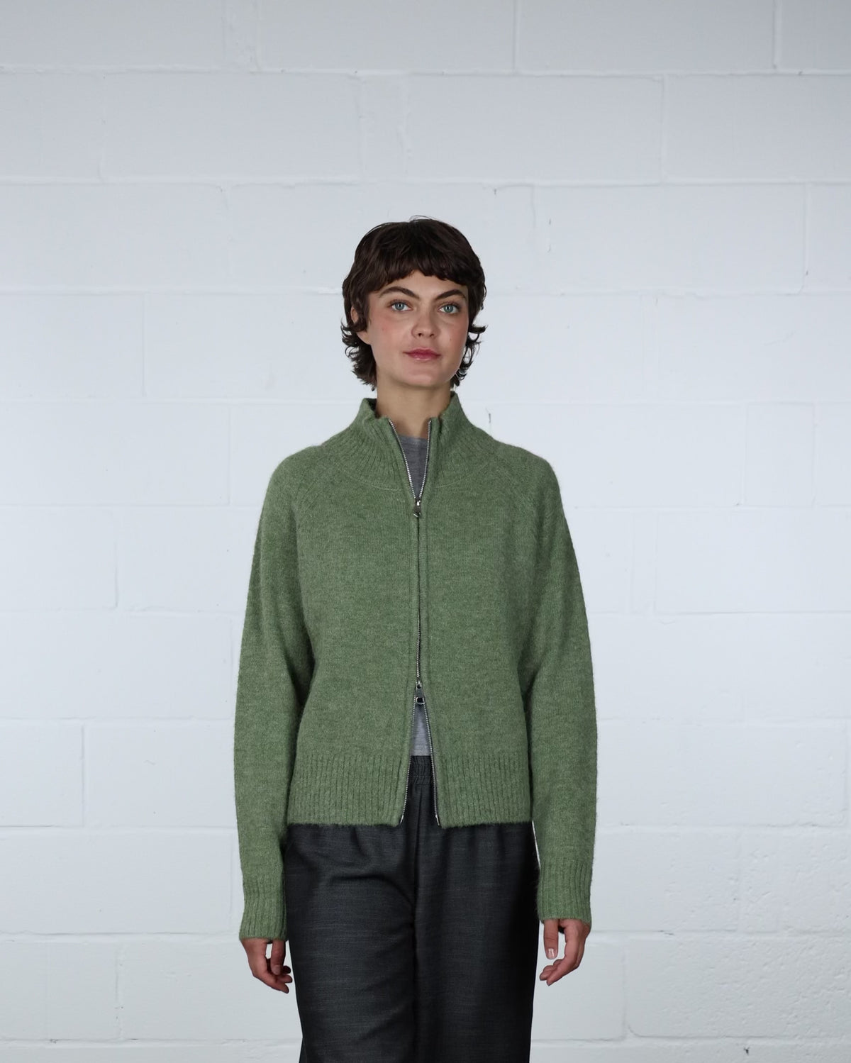 Strukturierte Strickjacke mit Stehkragen