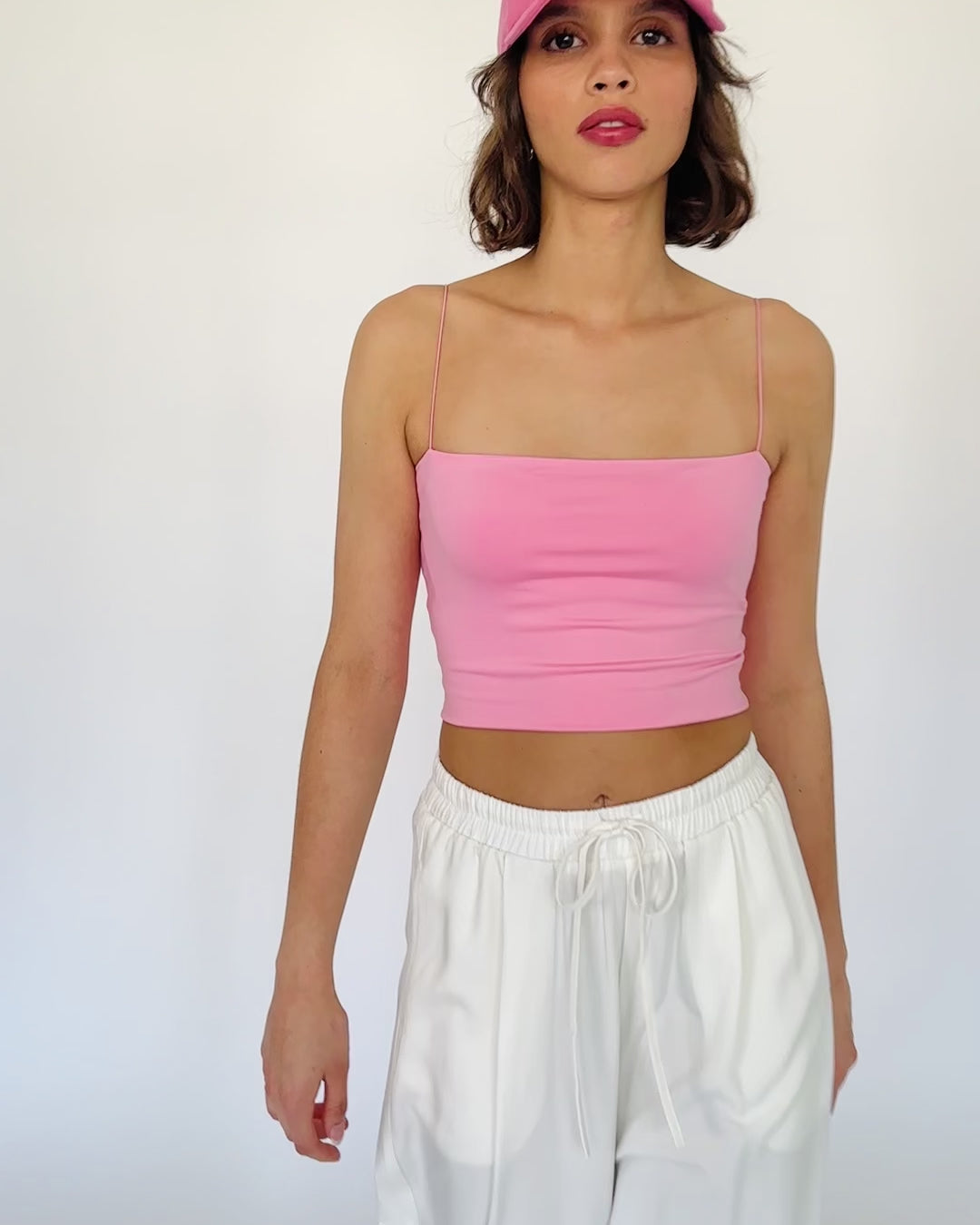 Crop Top mit dünnen Spaghettiträgern rosa