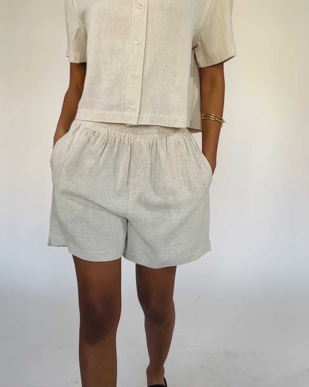 Kurze Shorts aus Leinen-Mix