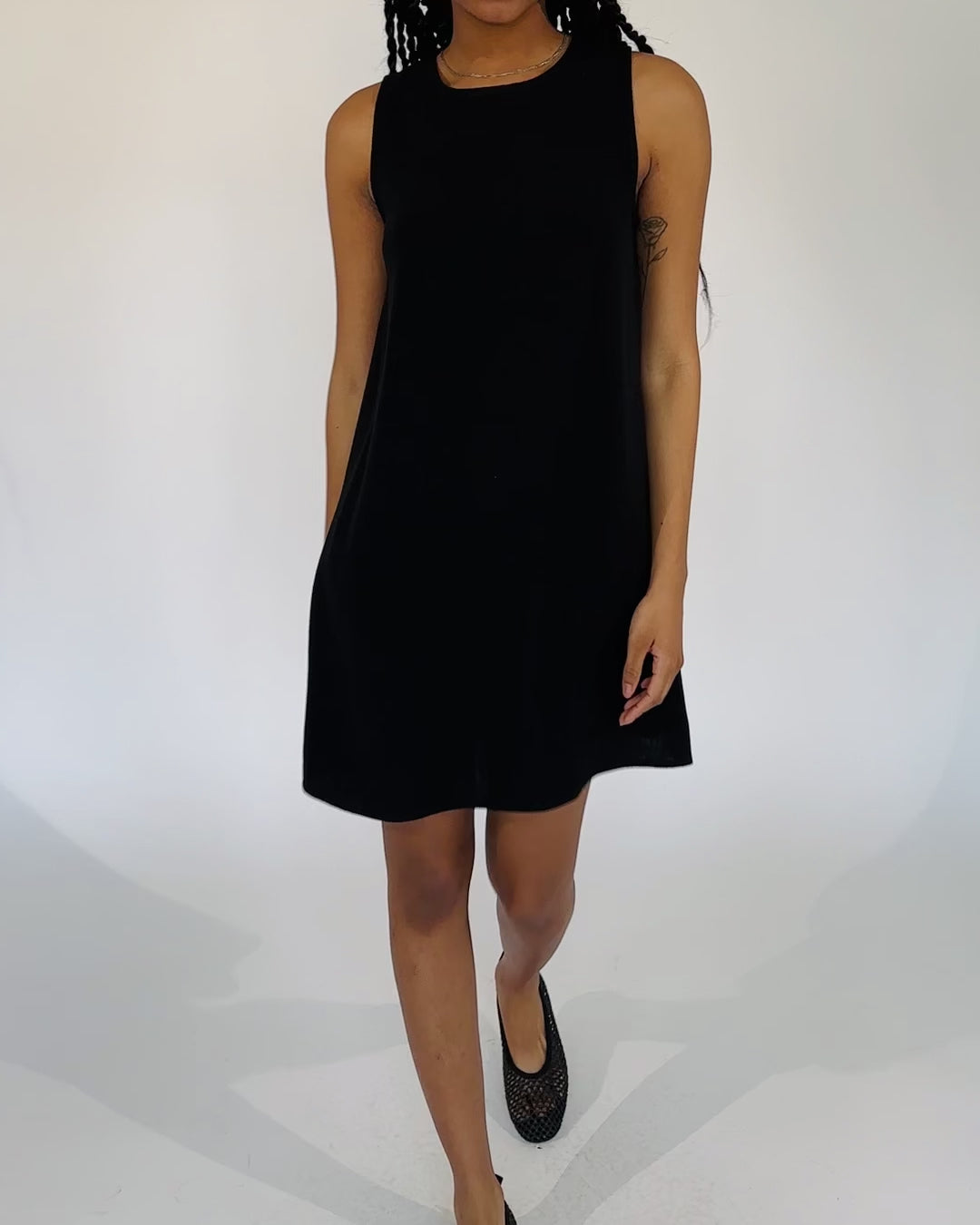 Rückenfreies Minikleid aus Leinen-Mix