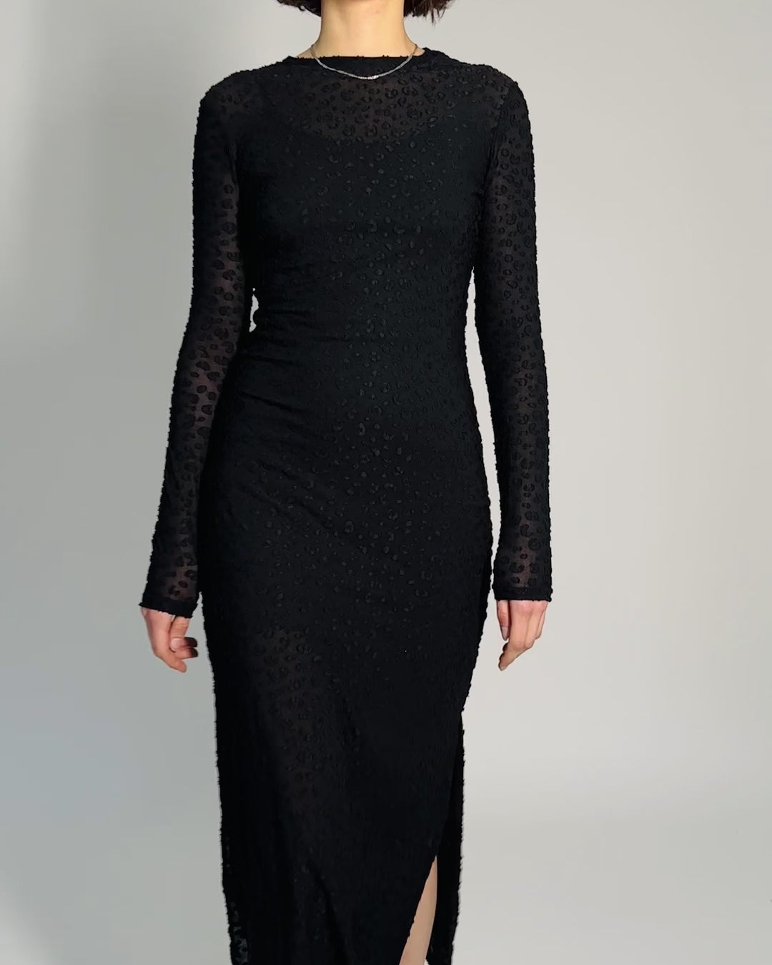 Maxikleid aus Mesh mit Animalprint