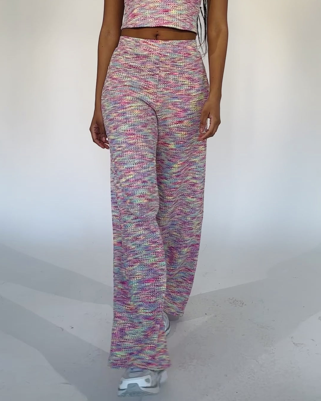Bunte Hose mit Struktur