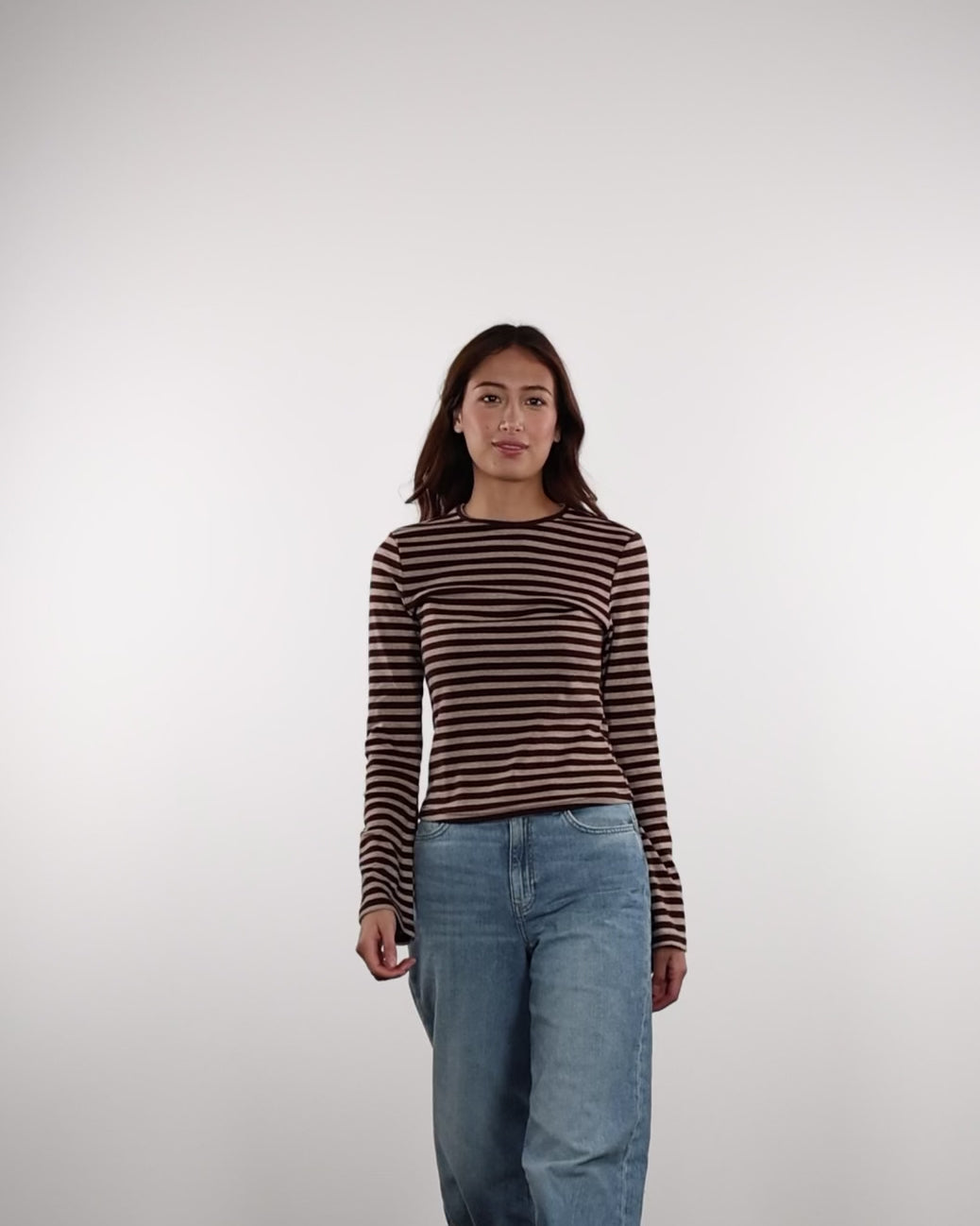 Gestreiftes Langarmshirt mit Trompetenärmeln