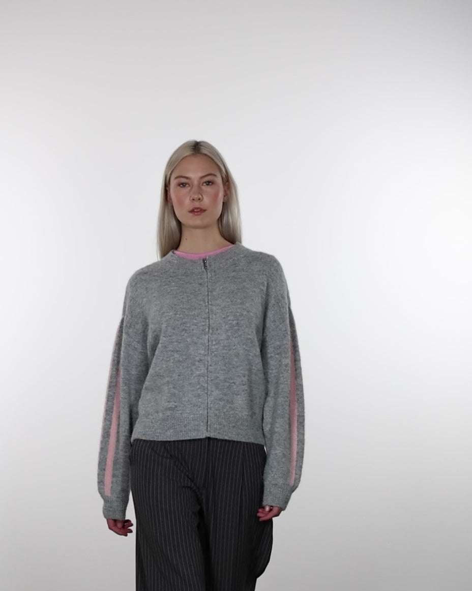 Strickjacke mit Streifendetails