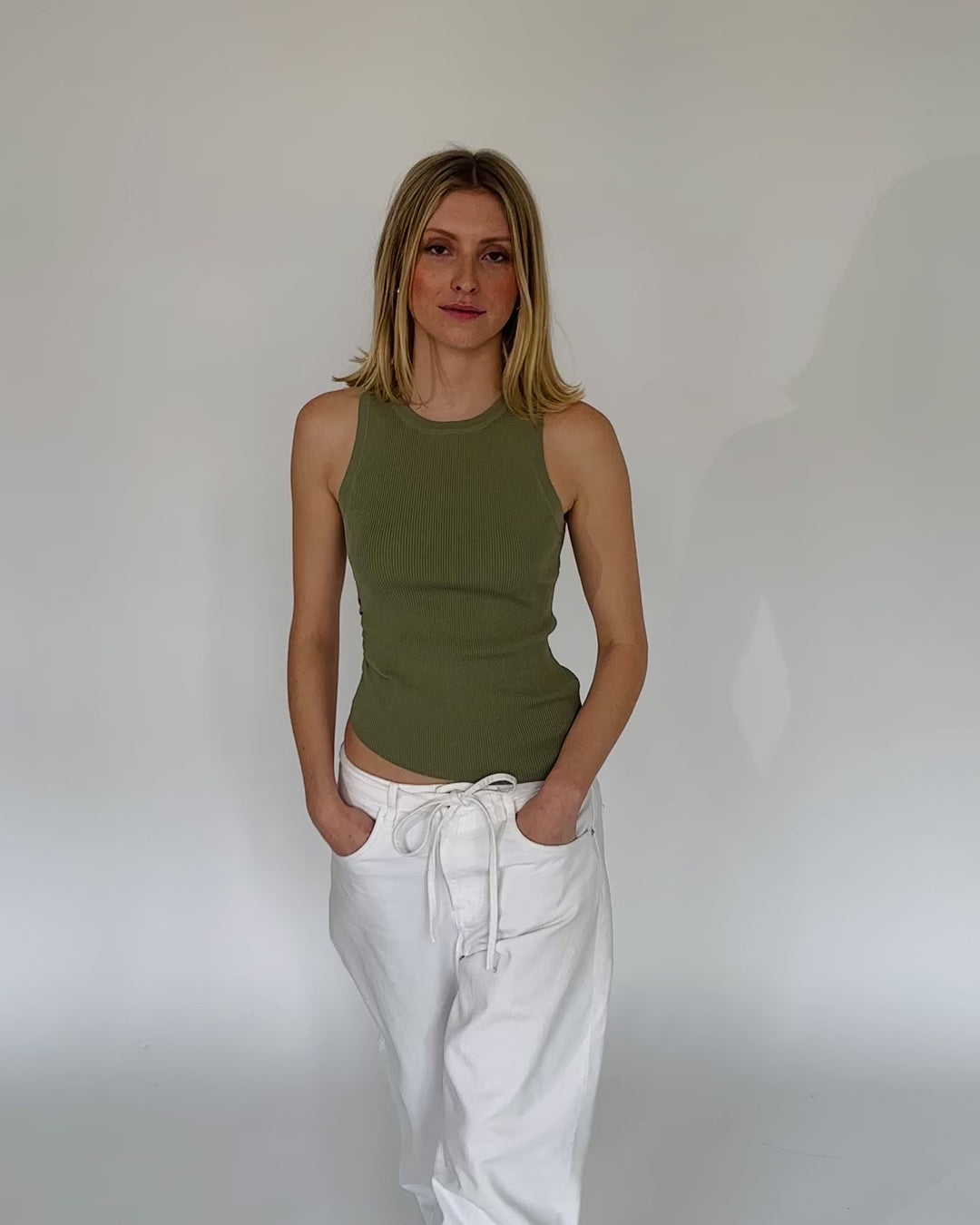 Asymmetrisches Tanktop grün