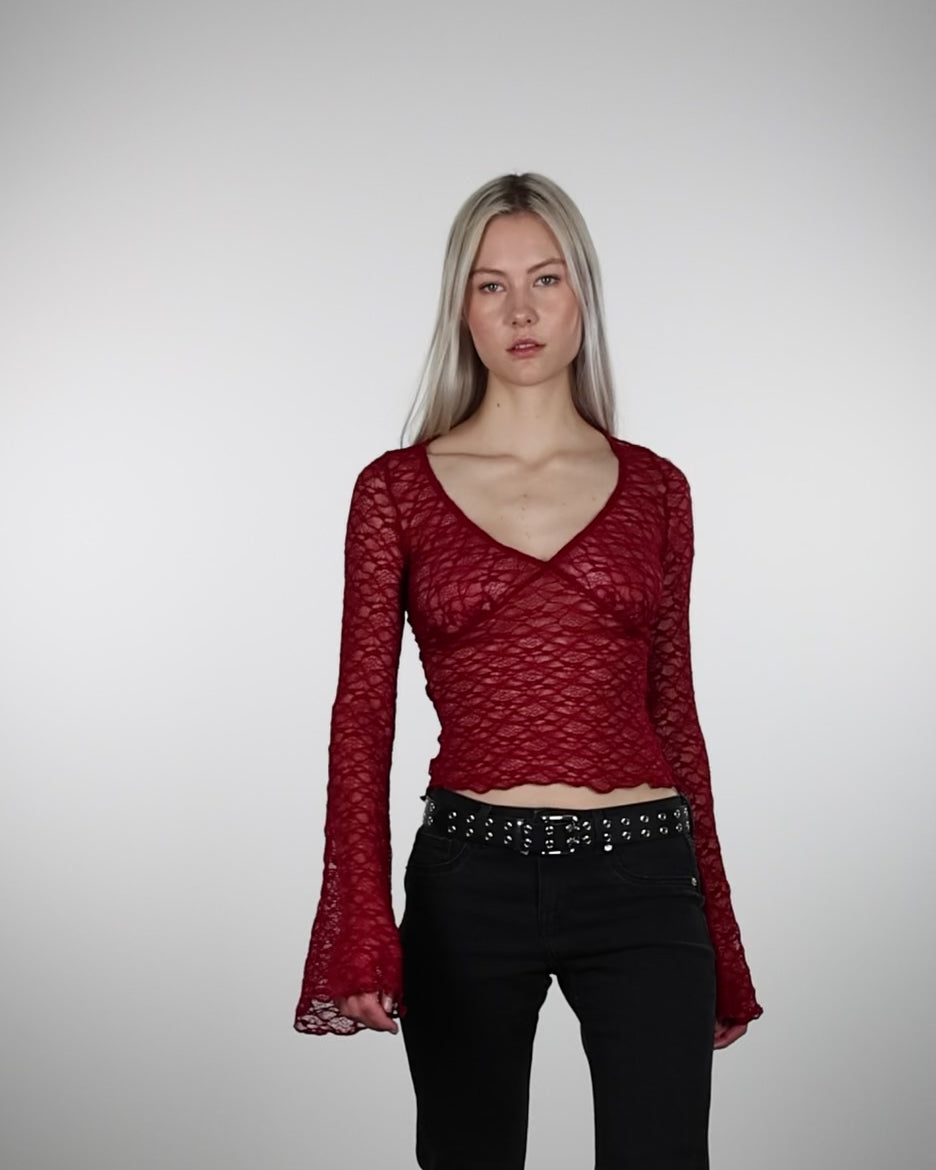 Elegantes Spitzenlangarmshirt Im Laufen