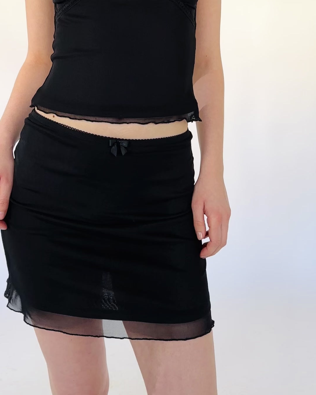Mesh Minirock mit Spitzendetails schwarz