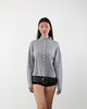 Strickjacke mit Stehkragen im Video