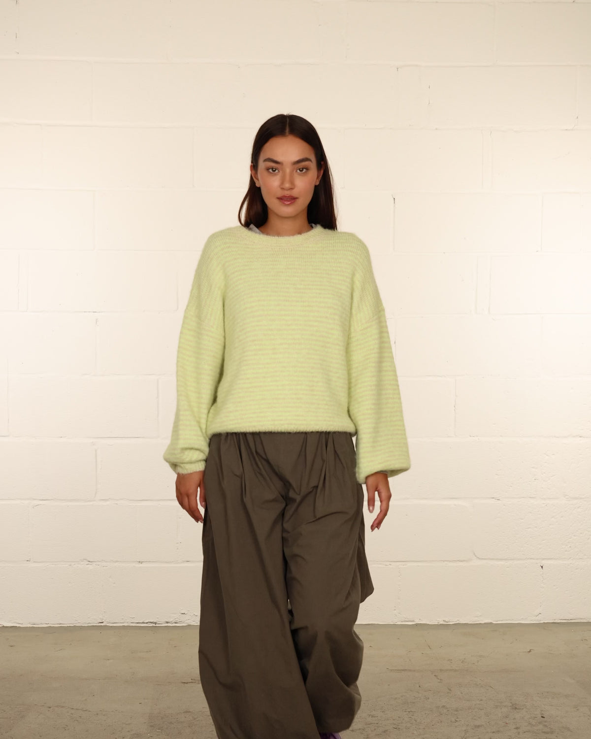 Pullover mit schmalen Streifen