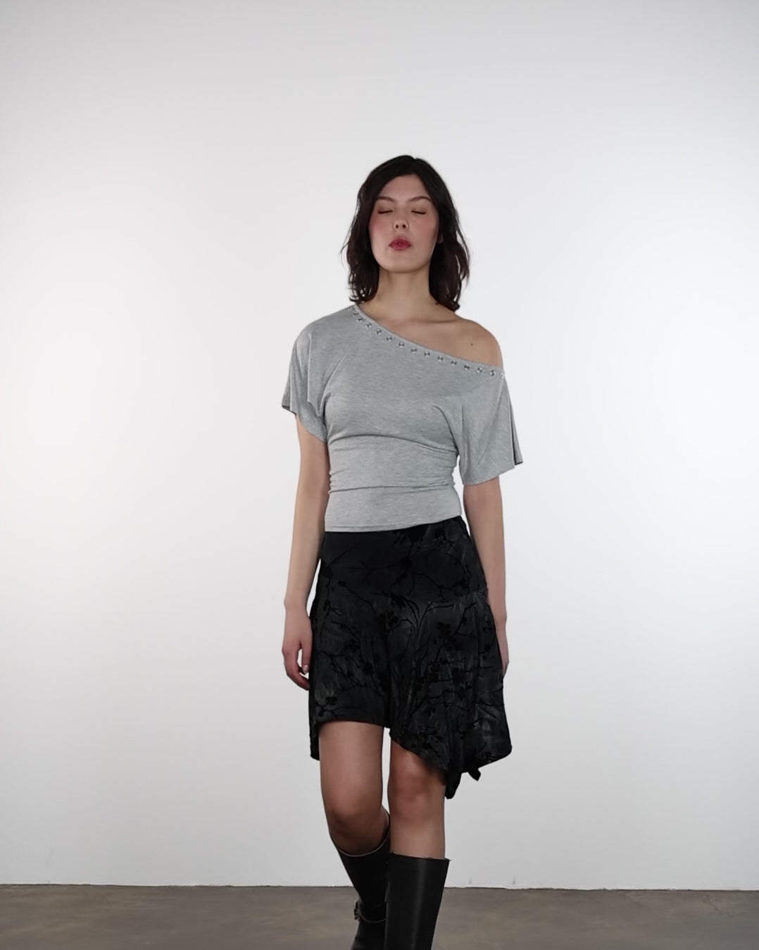 Asymmetrischer Rock mit floralem Blumenmuster