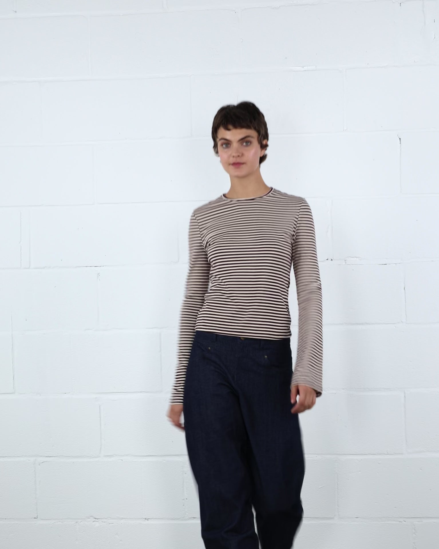 Gestreiftes Longshirt mit Trompetenärmeln