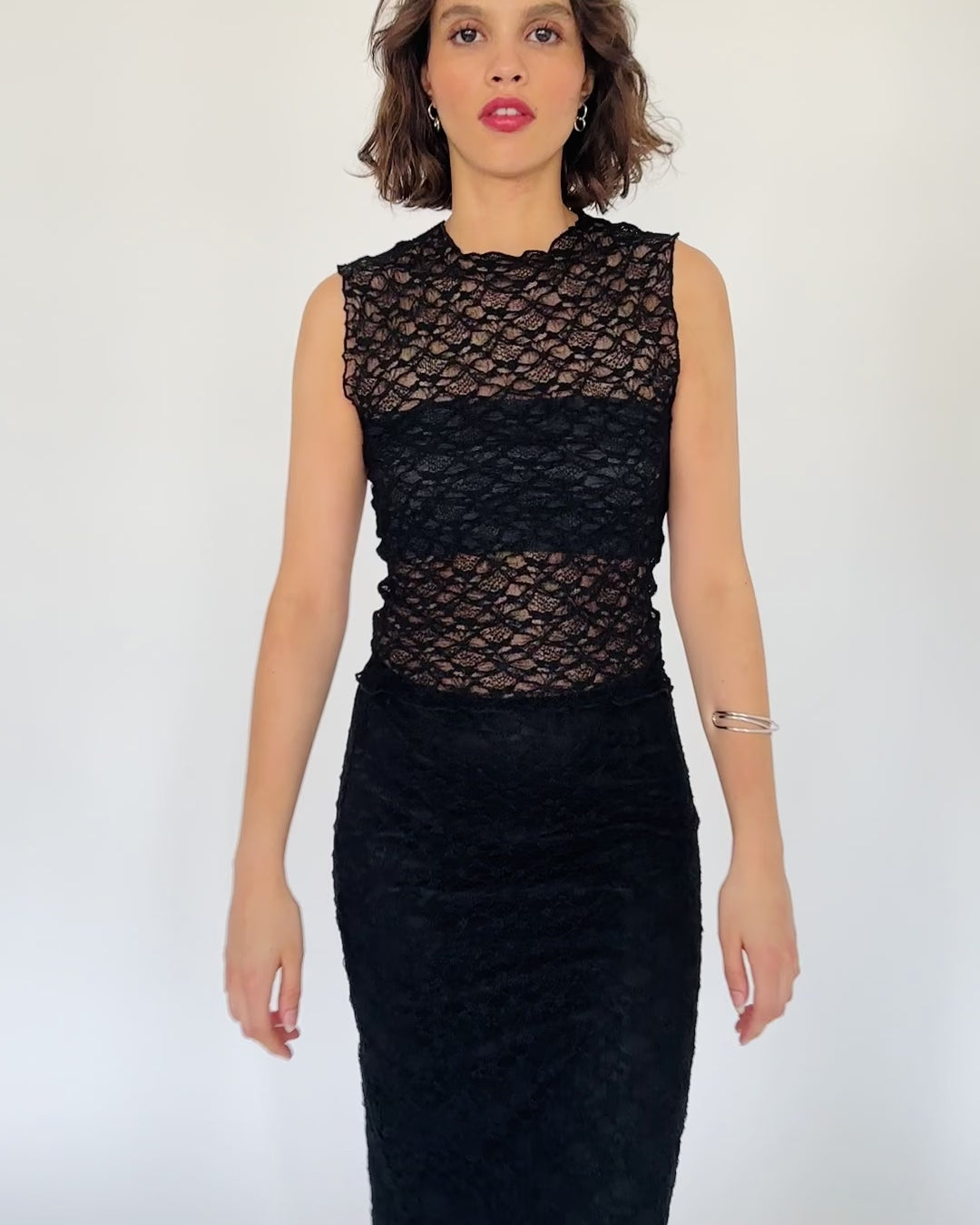 Spitzentop mit Blumenstruktur
