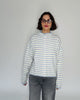 Weite gestreifte Strickjacke