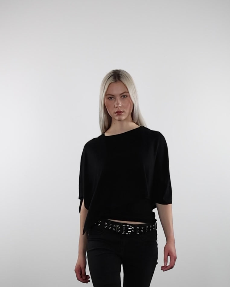 Asymmetrischer Poncho Im Laufen