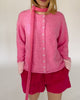 Pinke Strickjacke mit abgesetzten Ärmeln rosa